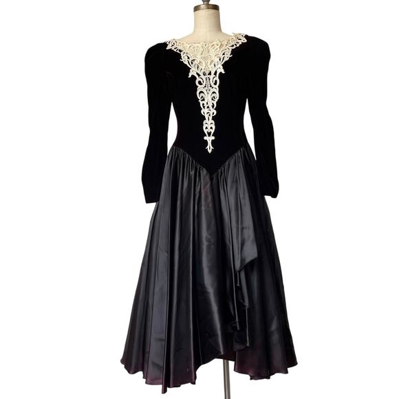Gothic Velvet Dress Medium Lace Puff Sleeve Satin Edwardian Royal Vamp 80’s - Picture 1 of 11